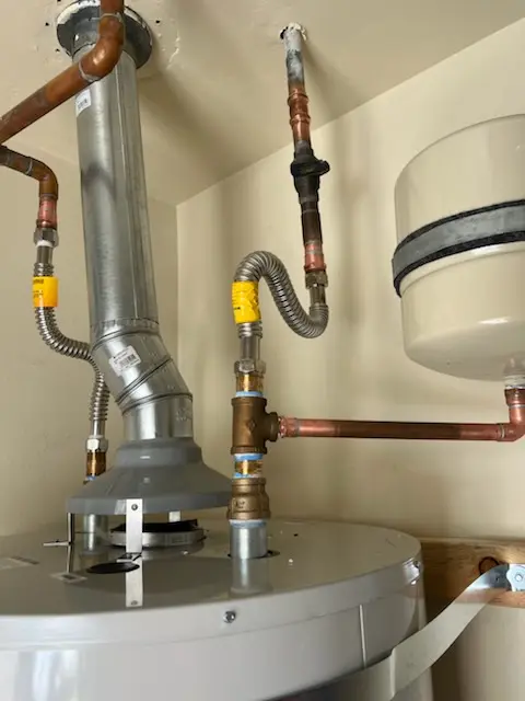 Water heater installation and plumbing repair in Rotterdam